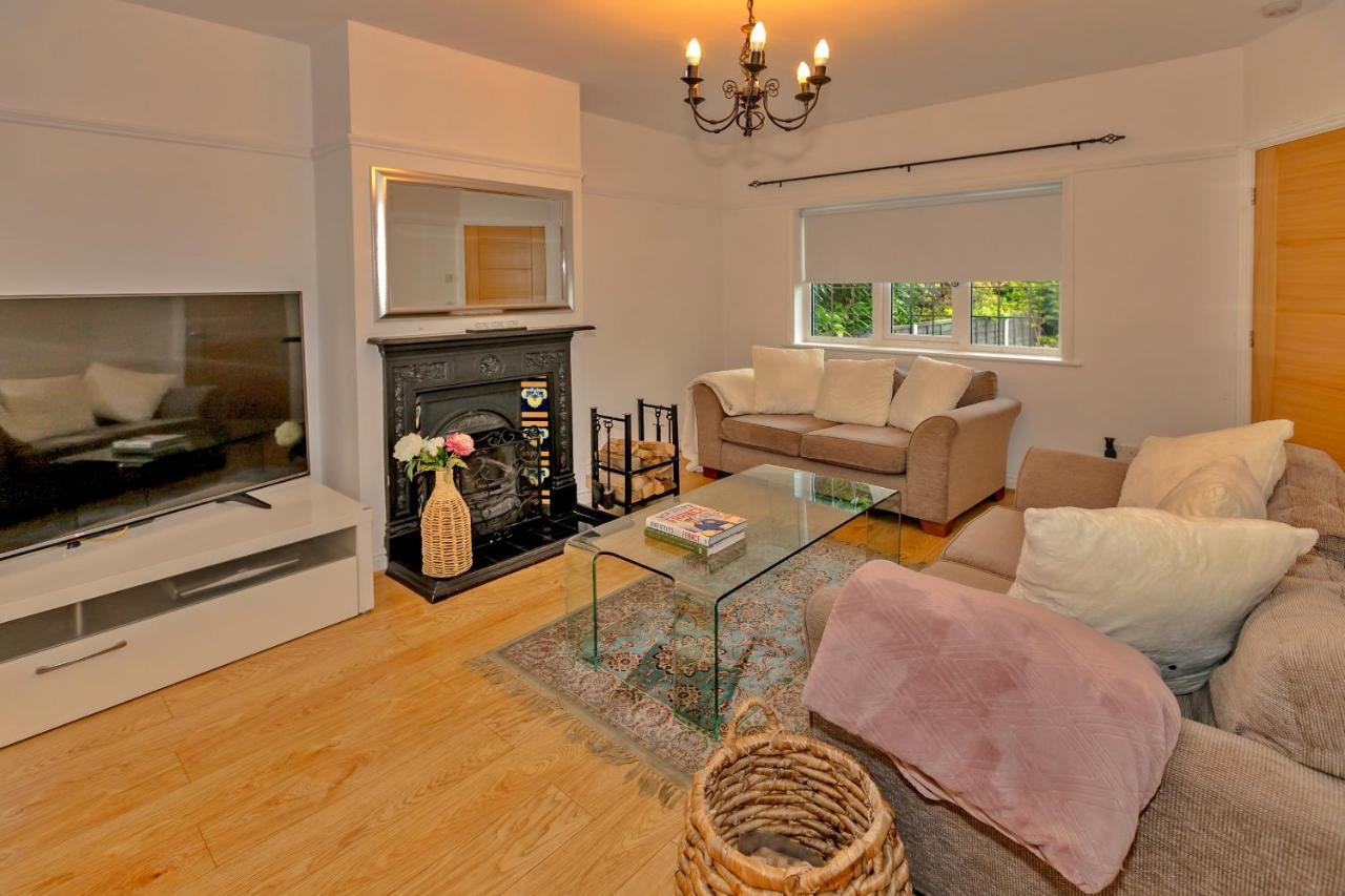 Finest Retreats - Debarnes House Villa Solihull Buitenkant foto
