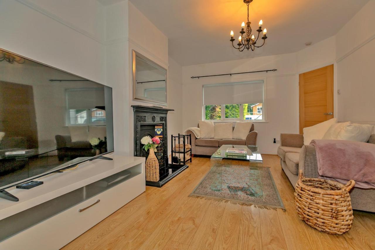 Finest Retreats - Debarnes House Villa Solihull Buitenkant foto