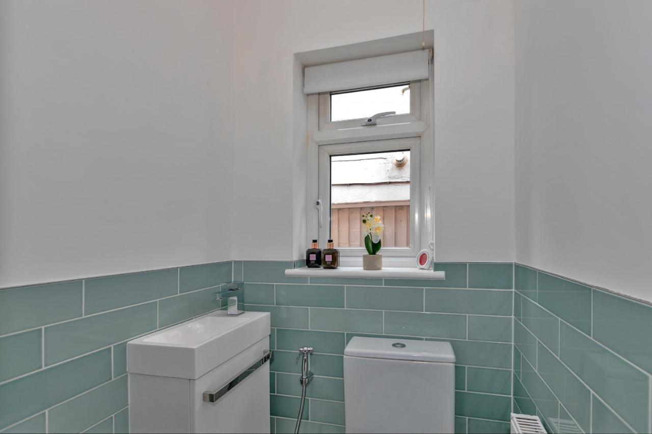 Finest Retreats - Debarnes House Villa Solihull Buitenkant foto