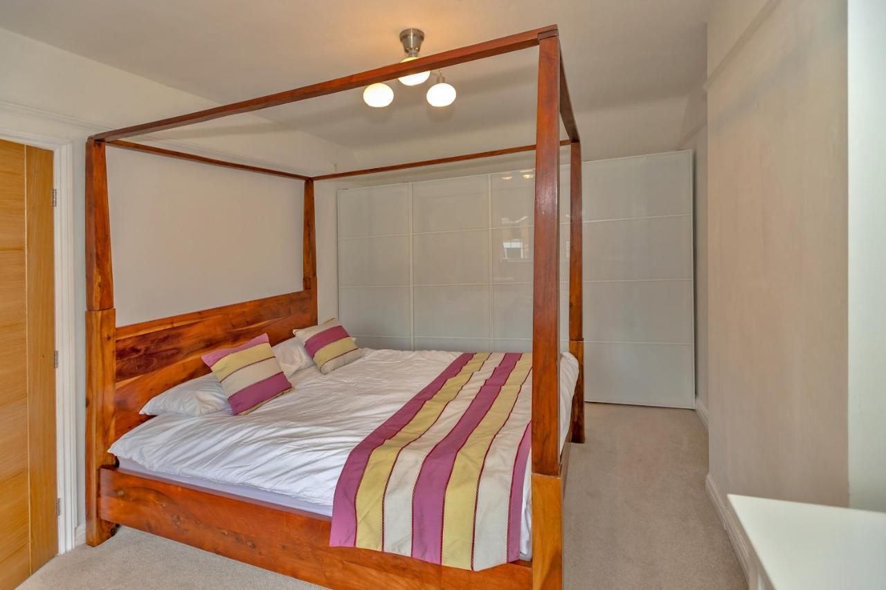 Finest Retreats - Debarnes House Villa Solihull Buitenkant foto